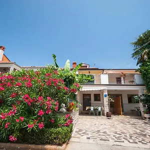 https://haus-roko.in-istria.net