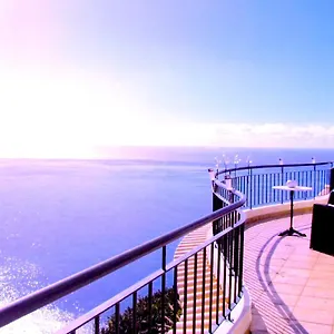 https://casa-serena-apartments.madeira-islandshotels.com